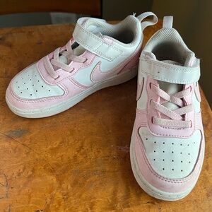Nike Kids Sneakers in Pink and White